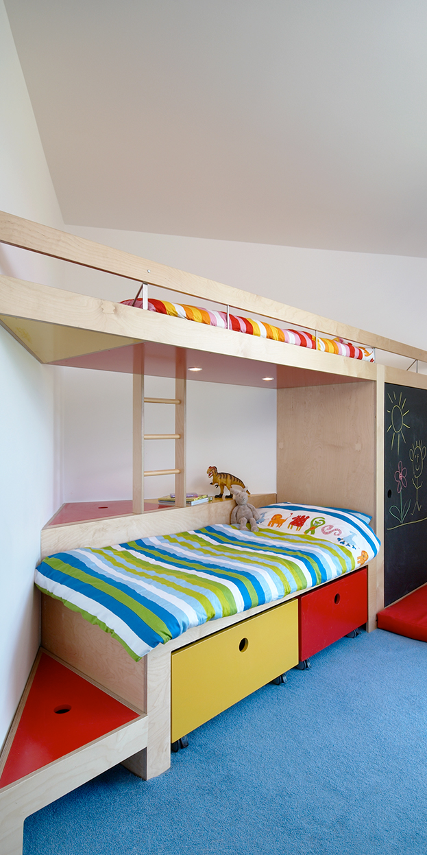 Kiddies Bunk Bed<br />
Space saving London Flat